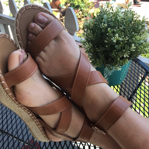 New tan strappy flat espadrilles - Picture 9 of 13